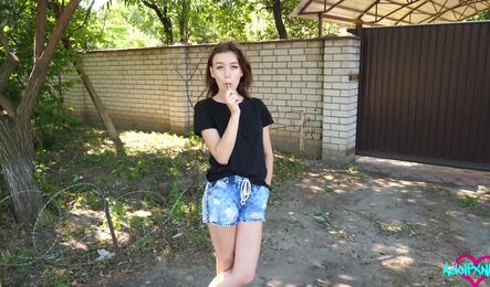 Студентка не отказалась от бесплатного мужского внимания