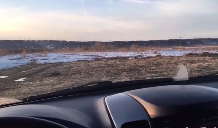 Приехали с парнем в укромное местечко, чтобы заняться сексом в машине