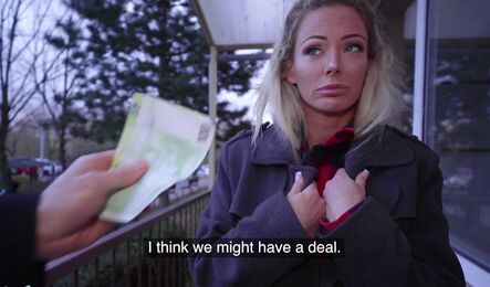 Чешский секс в подъезде с милфой блондинкой