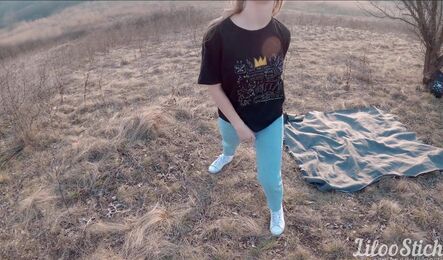 Пригласил подругу погулять на природе и все это закончилось сексом