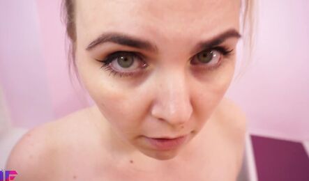 Как сосед развел грудастую русскую пышку на секс