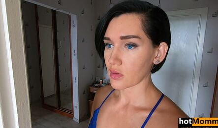 Мачеха застукала пасынка на дрочке и сама захотела кончить с оргазмом