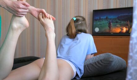 Моя девушка любит играть в игры так же как и заниматься сексом