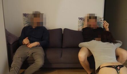 Парень куколд смотрит как студентка изменяет ему с другом