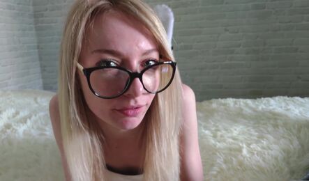 Жена не любит когда парень смотрит порно, потому что ей нравится когда он возбуждается только на нее