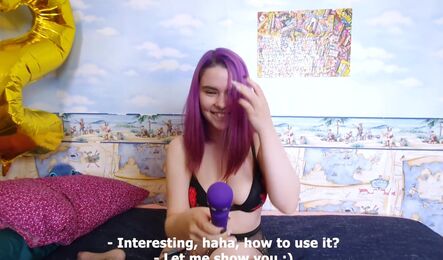 Получила новый вибратор в подарок и сразу же его протестировала