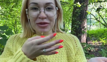 Пикап русской милфы прямо в парке закончился секом на природе