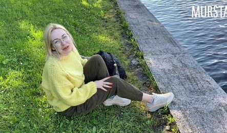 Пикап русской милфы прямо в парке закончился секом на природе