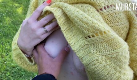 Пикап русской милфы прямо в парке закончился секом на природе