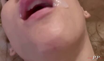 Жена позвала соседа на секс, когда муж был в командировке