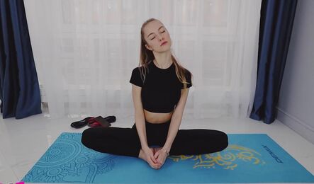 Русская девушка любит медитировать и заниматься сексом после этого