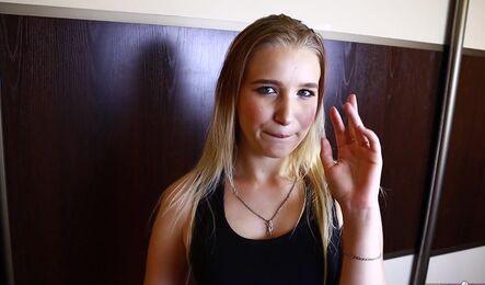 Русская студентка любит секс не меньше чем ее друг