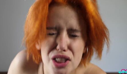 Красотка и ее парень очень любят трахаться на камеру