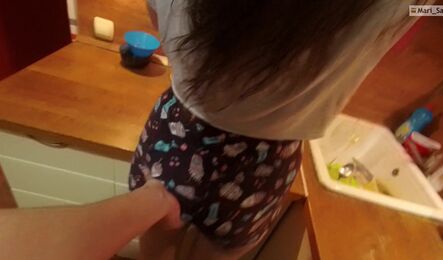 Зашла за солью не просто так