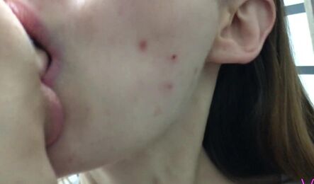 Пригласила приятеля домой, когда дома никого не было и отлично с ним развлеклась