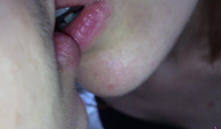 Захотела соблазнить молодого тренера по фитнесу на домашний секс