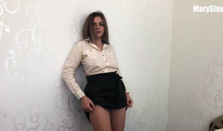 Русская милашка шликается со своим другом!