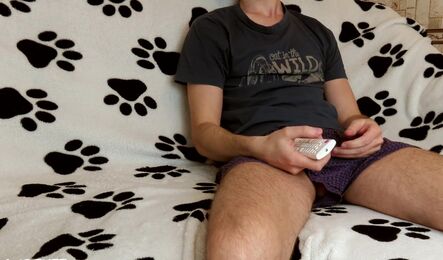 Сделал вид, что уснула, чтобы у парня встал член!