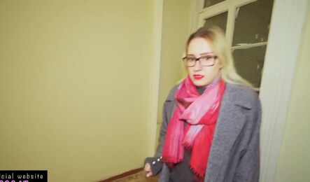 Студентка пришла на фотосессию только ради секса