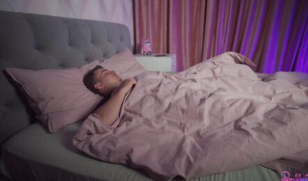 Сводная сестра сама предложила брату заняться сексом