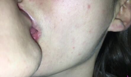 Заскочил к соседке на 5 минут и быстро трахнул, пока ее парня не было дома!