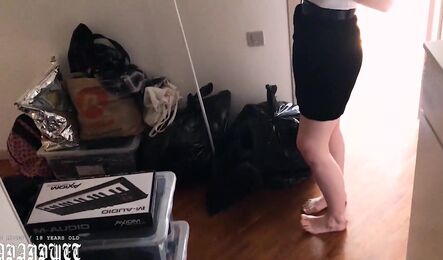 Студентка позволяет себе больше чем договаривалась с хозяином квартиры