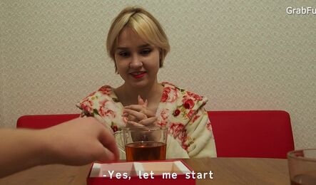 Зашла к соседу на кухню, выпила чаю и трахнулась!