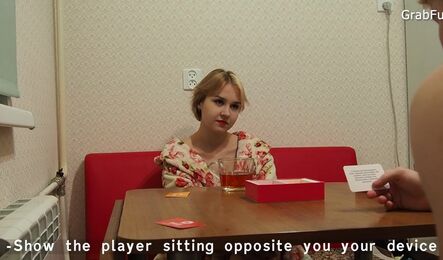 Зашла к соседу на кухню, выпила чаю и трахнулась!