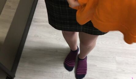 Впустил домой погреться молодую подругу и обеспечил себе секс!