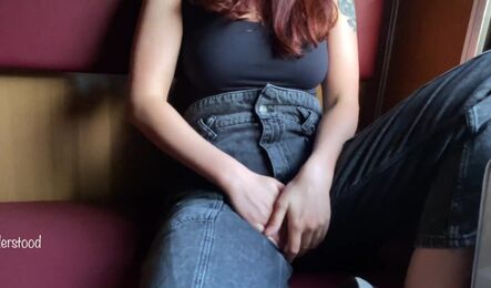 Секс в поезде в кремпаем по дороге на море!