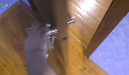 Сестра хотела найти свои грязные трусики, но что-то пошло не так