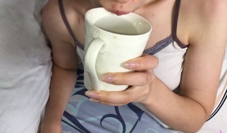 Как сводная сестра выпила таблетку и захотела секса!