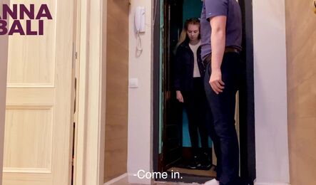 Русская девушка не отказалась погасить долг вот таким способом!