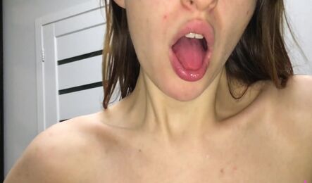 Красивая подружка не отказалась от быстрого секса с другом