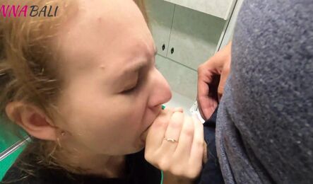 Неловкий случай в поезде закончился сексом с русской незнакомкой