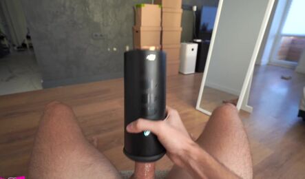 Попробовал новый мастурбатор и понял, что реальный секс на много круче