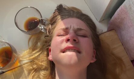 Выпила и потрахалась с клиентом с окончанием внутрь