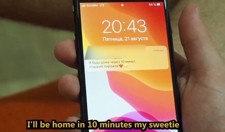 Свиду скромная русская милашка знает как возбудить русского мужчину