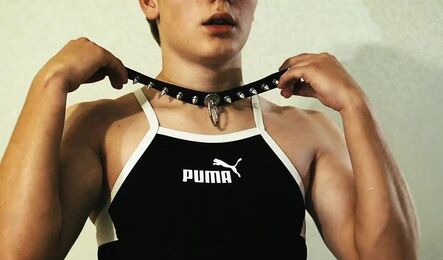 Свиду скромная русская милашка знает как возбудить русского мужчину