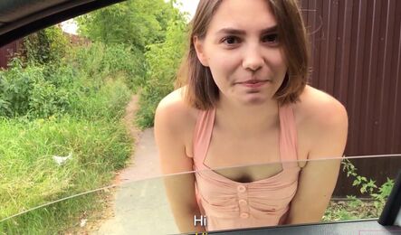 Подвез милую русскую девушку и получил неплохой минет с сексом