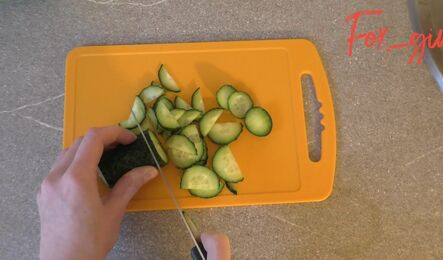 Люблю готовить парню, а еще больше люблю когда он меня трахает