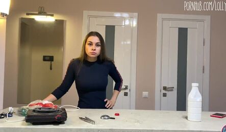 Секс с русской мачехой в порно с разговром!