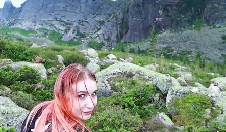 Рыжая давалка так хочет секса, что ей сложно отказать