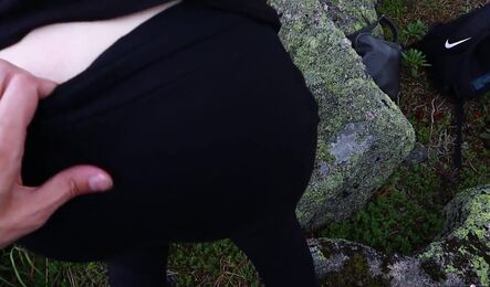 Рыжая давалка так хочет секса, что ей сложно отказать