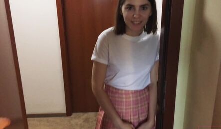 Знакомство с соседкой закончилось сексом в моем номере