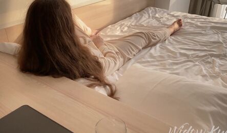 Спалил соседку во время горячей мастурбации