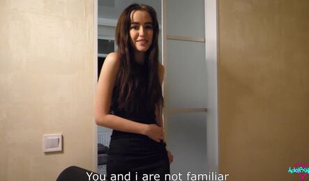 Сделал куни девушке на вписке и она осталась очень довольна!