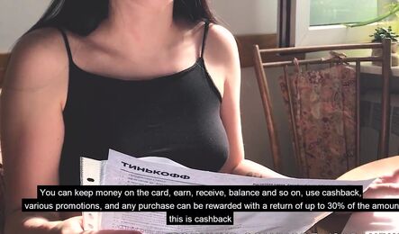 Как курьерша занялась секса с недовольным русским парнем