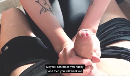 Как курьерша занялась секса с недовольным русским парнем