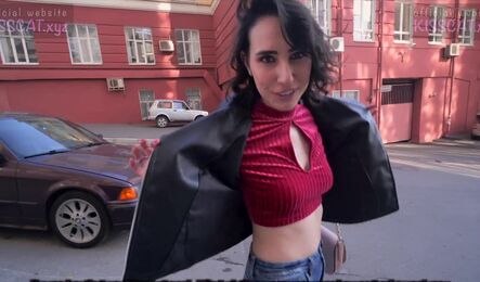 Знакомство со студенткой из Питера закончилось как обычно, сексом на улице